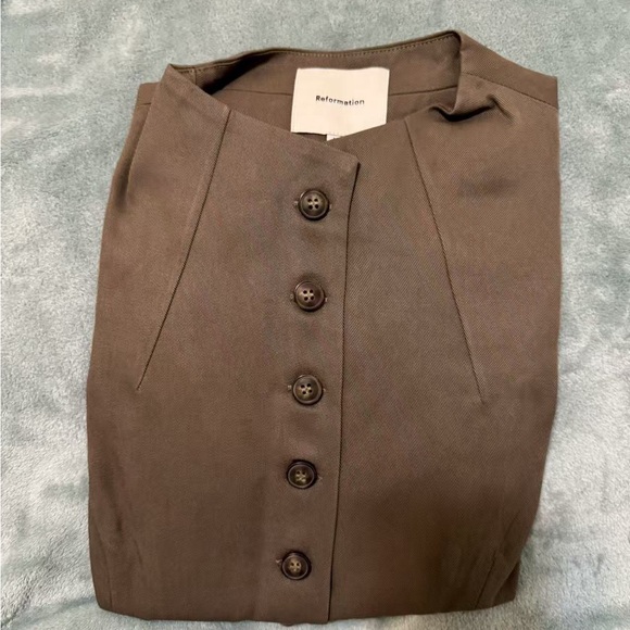 Reformation Lottie Vest Poppyseed - Picture 6 of 7